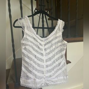 Super cute white lightweight lacy summer top‎